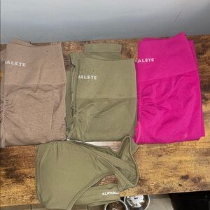 BUNDLE Alphalete Leggings and one sports bra bundle